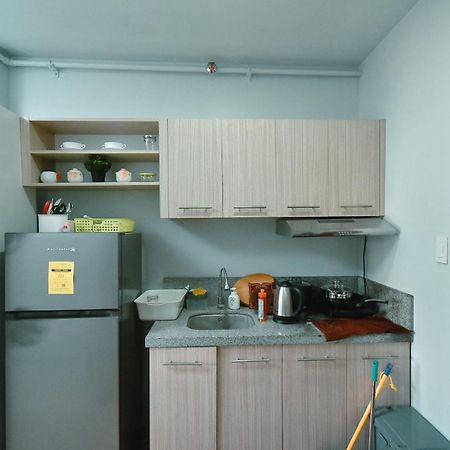 الشقق الفندقية مونتنلوبافي  Cozy Unit With Free Pool, Netflix & Wifi In Alabang Crq3 المظهر الخارجي الصورة